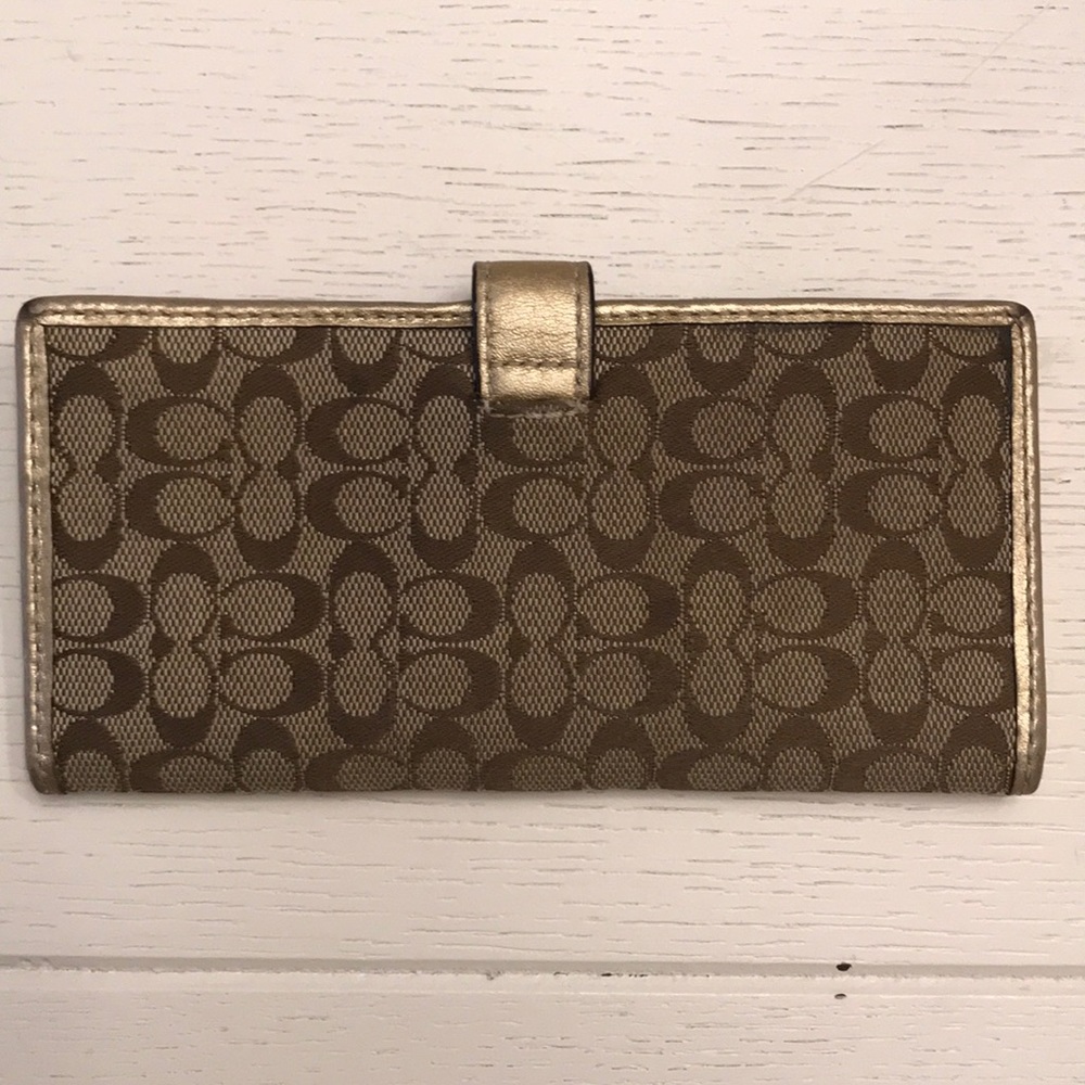 Coach Signature Wallet - Picture 2 of 4